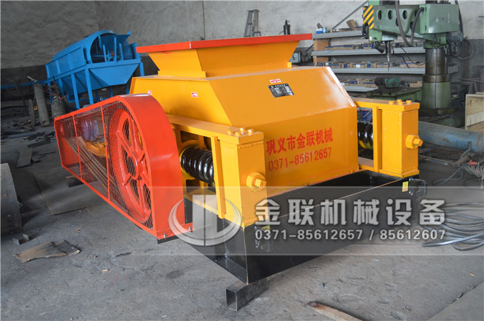 小型爪型強(qiáng)力破碎機(jī)投資少、見(jiàn)效快