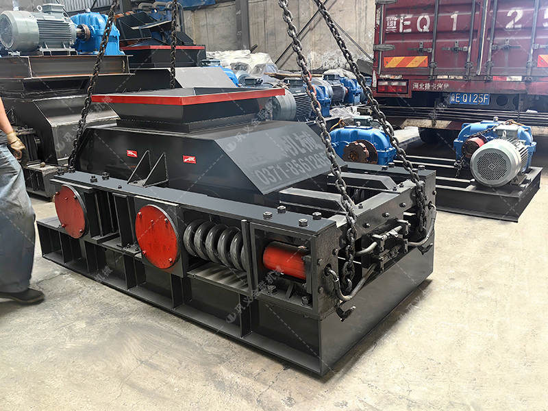 2PG800x600中型對輥制砂機發往安徽