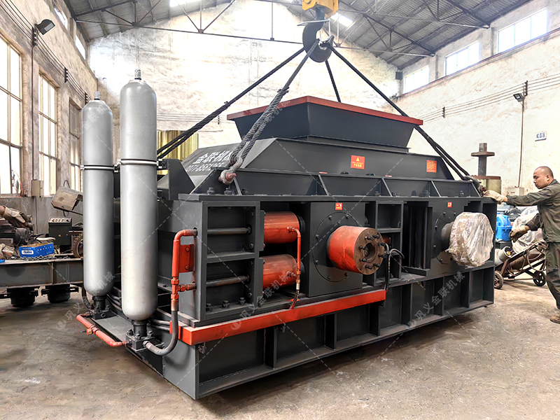 2PG1510半自動大型液壓對輥破碎制砂機發(fā)往廣東