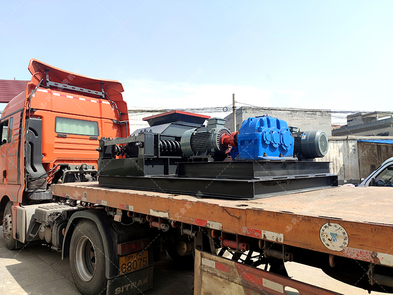 石膏破碎用什么設備？雙齒輥破碎機廠家哪家好？