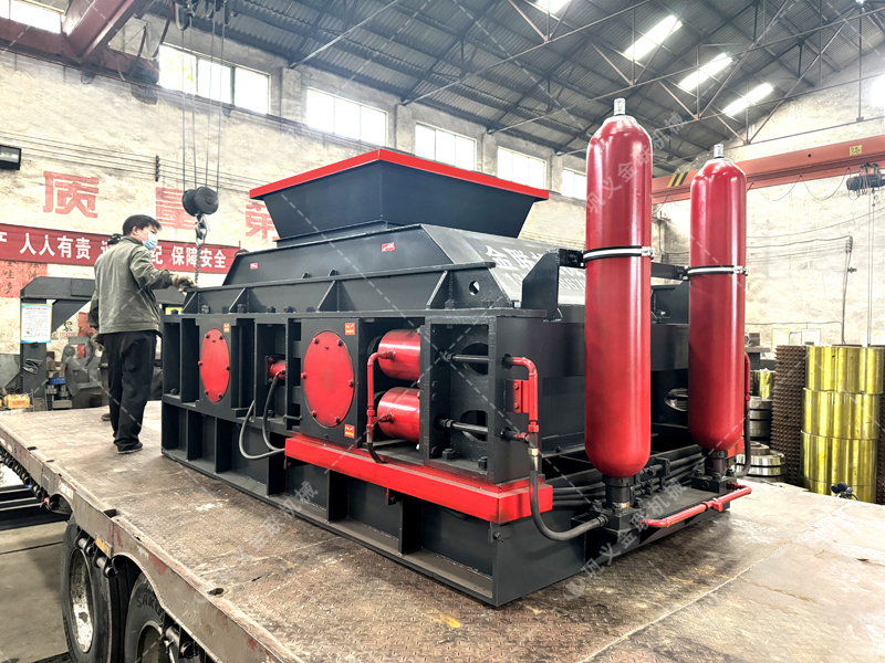 低轉速高壓力對輥制砂機，憑什么成為高品質機制砂的 “粒形守護神”？