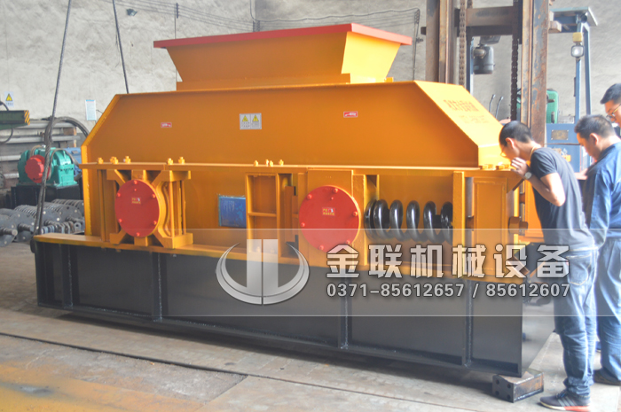 2PG1508大型對(duì)輥破碎機(jī)發(fā)貨圖片_發(fā)往廣東清遠(yuǎn)_破碎石英砂2