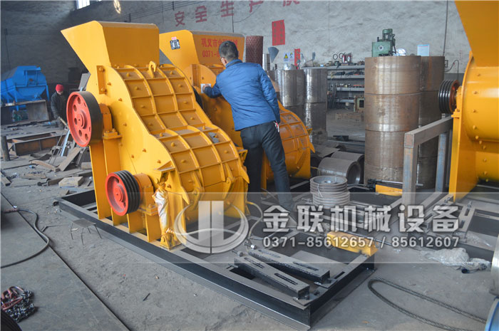 安裝雙級(jí)粉碎機(jī)電機(jī)時(shí)需要注意哪些事項(xiàng)